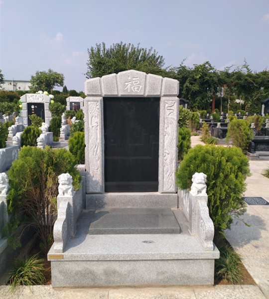 传统立碑