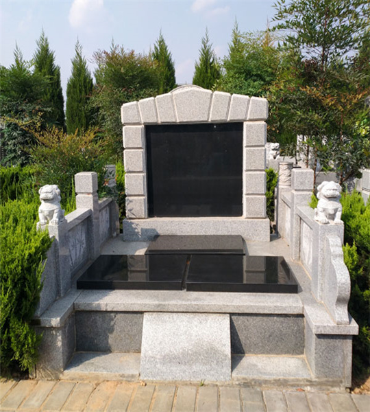 传统立碑